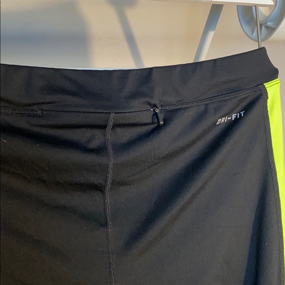 Nike Neon and Black Crop Leggings - Picture 3 of 5